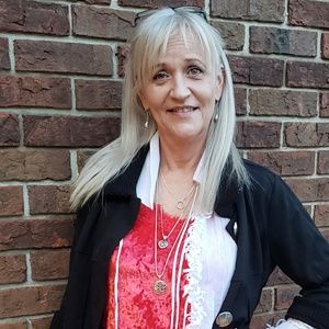 Meet your Posher, April